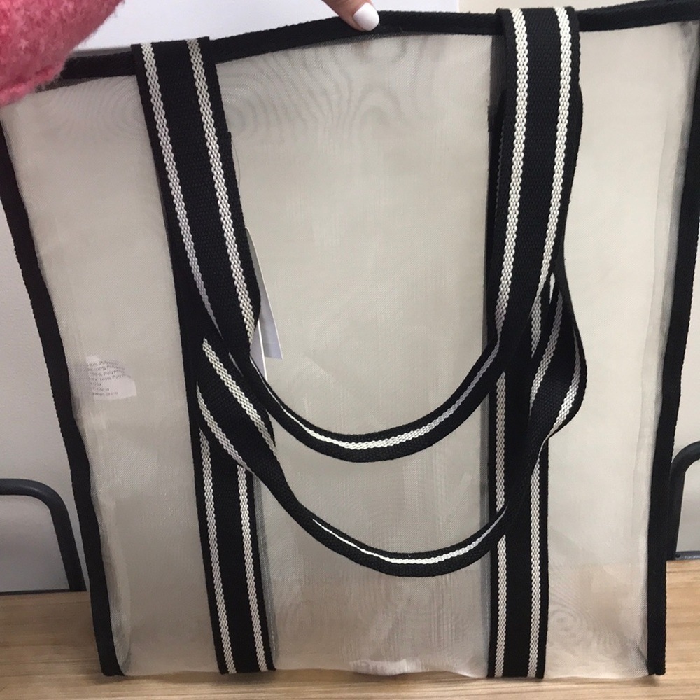 🎁 Design Lab Mesh Tote - Picture 4 of 6
